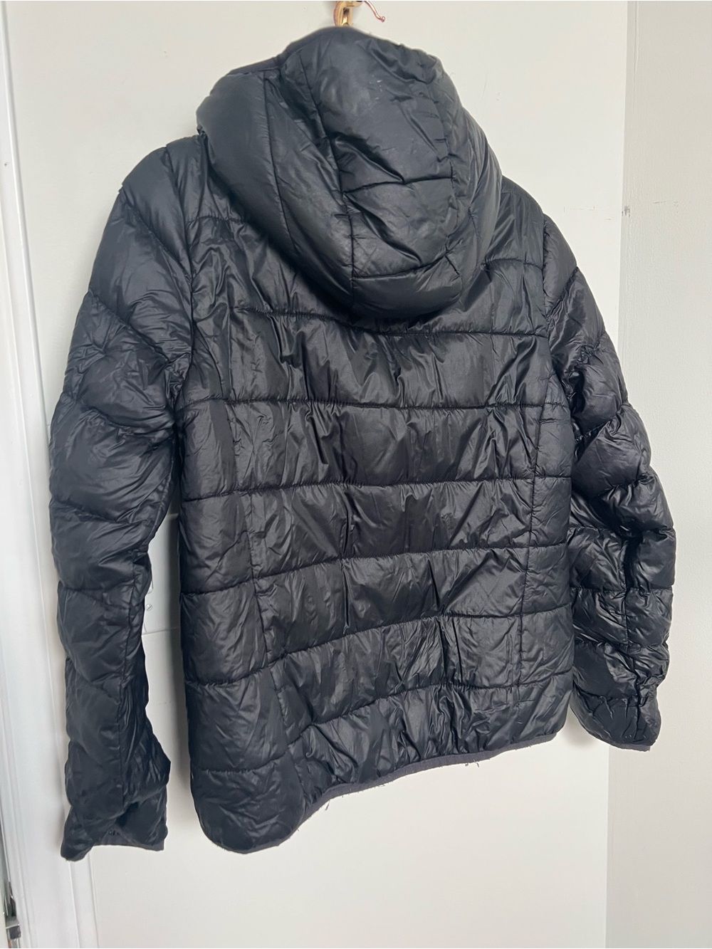 Aritzia TNA Black Goose Down Puffer Jacket Hooded Cozy Winter Coat Women’s L - Picture 5 of 7